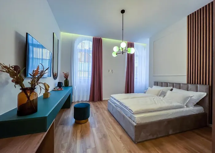 Lux City Apartments & Rooms